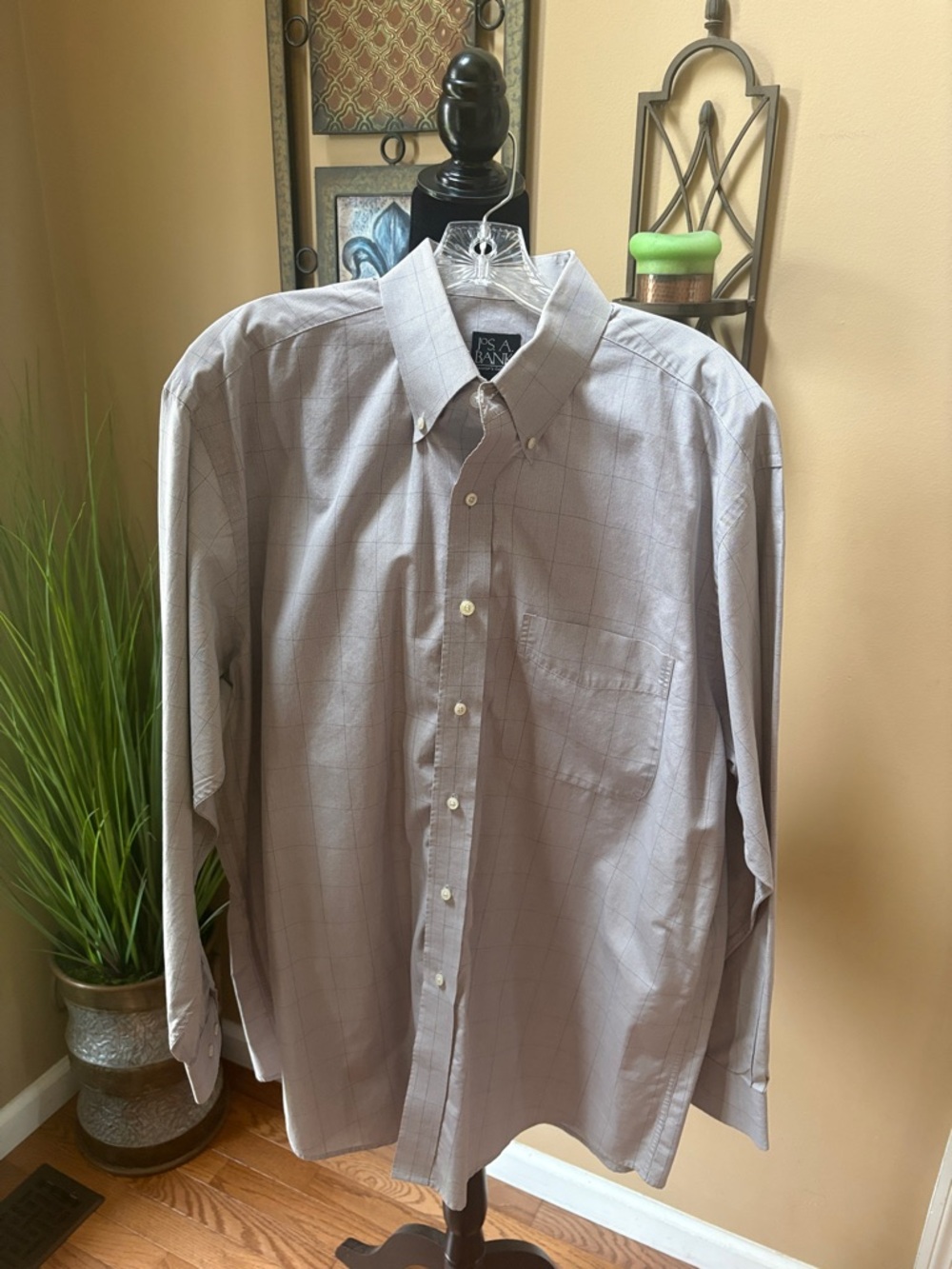 JoS. A. Bank Men's Light Gray Windowpane Button-Down Shirt
